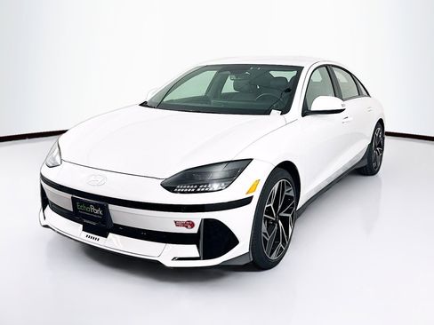 Used 2024 Hyundai Ioniq 6 SEL RWD image 3