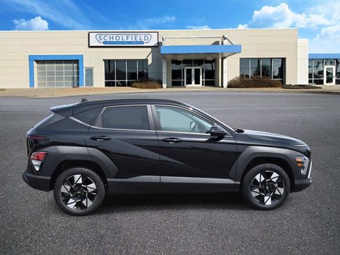 Used 2025 Hyundai Kona SEL AWD/4WD image 2