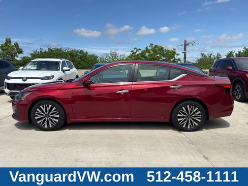 Used 2023 Nissan Altima 2.5 SV FWD image 6
