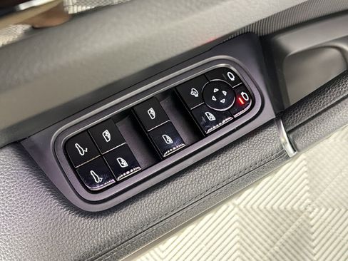 Certified 2021 Porsche Cayenne Coupe AWD/4WD image 13