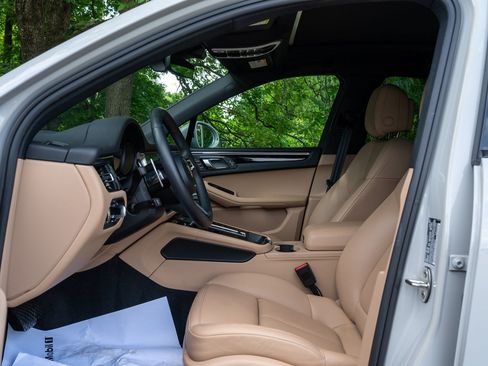 Certified 2026 Porsche Macan AWD/4WD image 24