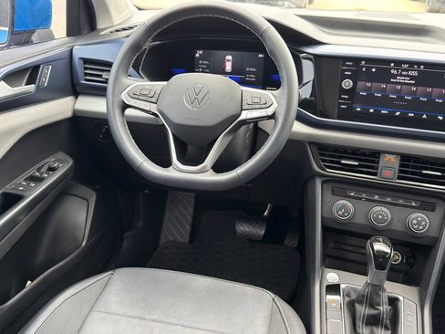 Used 2022 Volkswagen Taos SE w/ Panoramic Sunroof Package FWD image 25