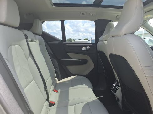 Certified 2024 Volvo XC40 B5 Plus AWD/4WD image 20