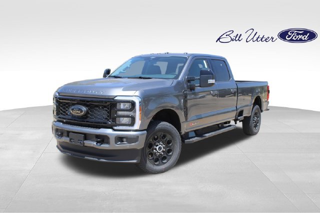 New 2026 Ford F350 Lariat w/ Black Appearance Package AWD/4WD image 1
