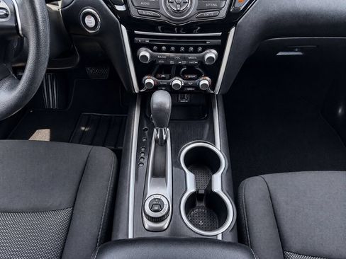 Used 2020 Nissan Pathfinder S AWD/4WD image 9