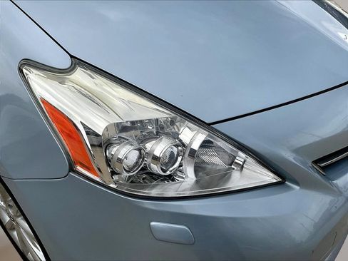 Used 2014 Toyota Prius V Five FWD image 32