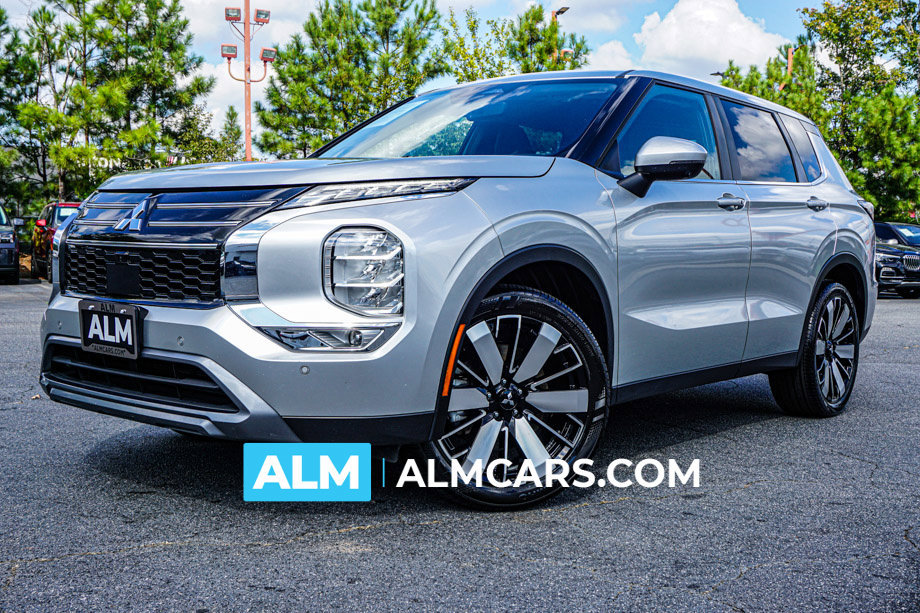 Used 2025 Mitsubishi Outlander SE FWD image 1