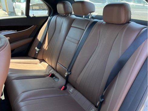 Used 2022 Mercedes-Benz E 350 Sedan image 22