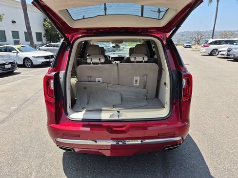 Used 2021 GMC Acadia Denali w/ Denali Technology Package AWD/4WD image 34