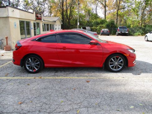 Used 2019 Honda Civic EX image 9