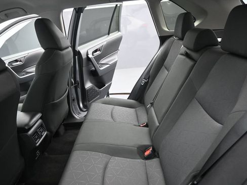 Used 2025 Toyota RAV4 XLE AWD/4WD image 17