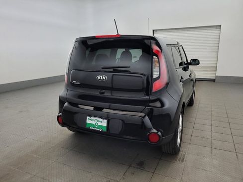 Used 2016 Kia Soul + FWD image 7