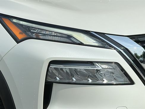Certified 2023 Nissan Rogue SL w/ SL Premium Package AWD/4WD image 4