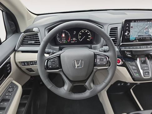 Used 2026 Honda Odyssey Elite image 12