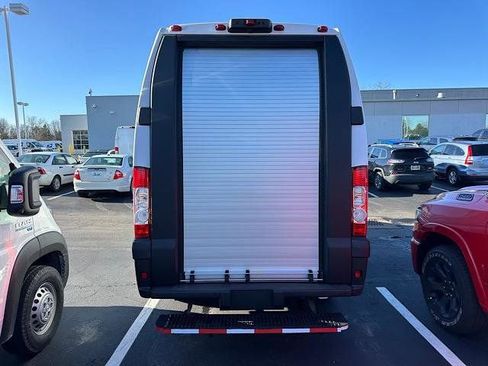 Used 2024 RAM ProMaster 3500 w/ Delivery Van Package FWD image 12