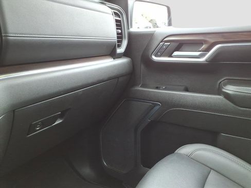 Used 2024 GMC Sierra 1500 SLT image 22
