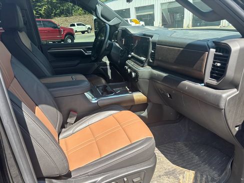 Used 2025 Chevrolet Silverado 3500 High Country w/ Technology Package AWD/4WD image 11