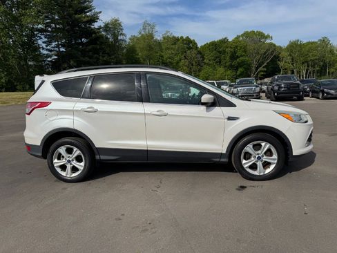 Used 2016 Ford Escape SE w/ Equipment Group 201A FWD image 6