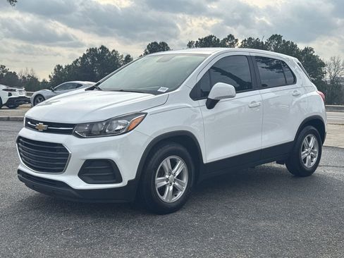 Used 2020 Chevrolet Trax LS w/ Tint and Cruise Package image 5