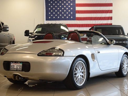 Used 2002 Porsche Boxster RWD image 30