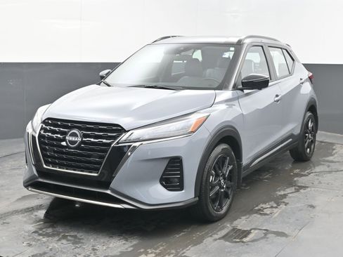 Certified 2024 Nissan Kicks SR w/ SR Premium Package image 3