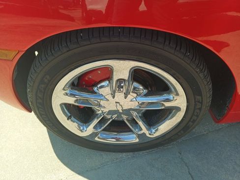 Used 2004 Chevrolet SSR w/ Preferred Equipment Group image 16