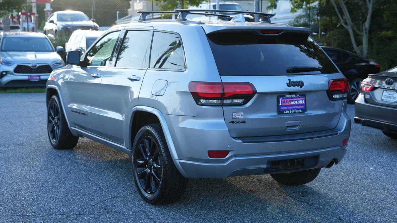 Used 2019 Jeep Grand Cherokee Altitude AWD/4WD image 9