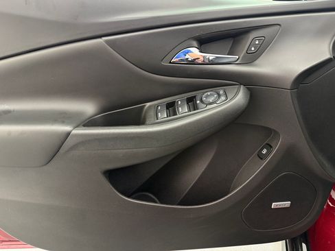 Used 2017 Chevrolet Volt Premier w/ Driver Confidence II Package image 11