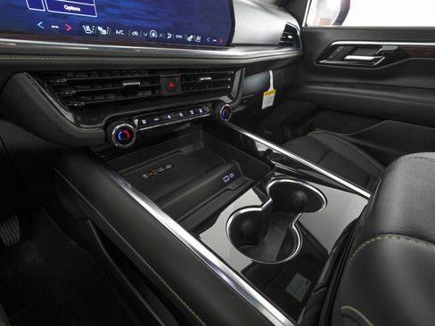 Used 2025 Chevrolet Tahoe Premier w/ Sun And Tow Package image 24