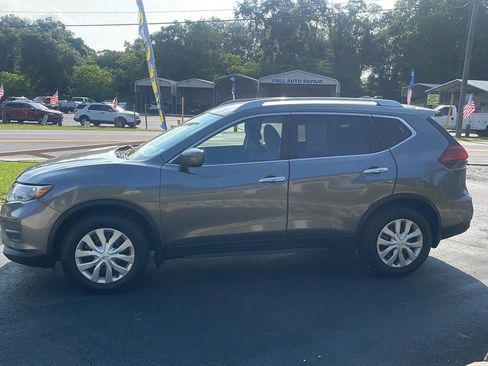 Used 2017 Nissan Rogue S w/ S Appearance Package FWD image 7