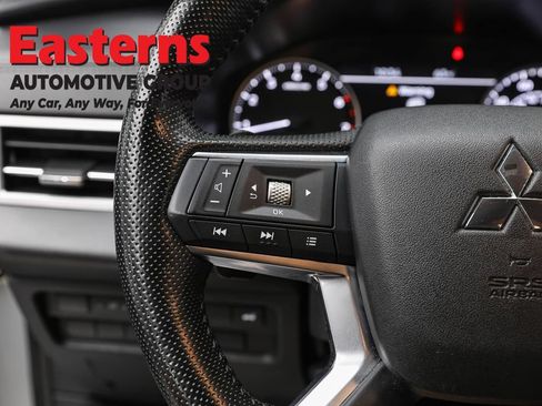 Used 2024 Mitsubishi Outlander SE FWD image 15