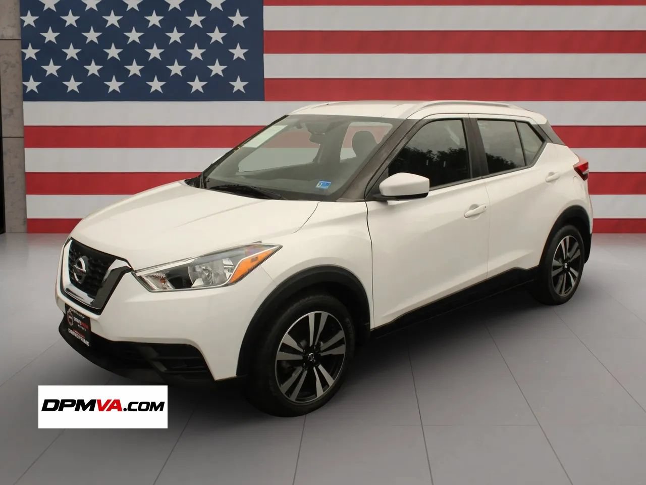 Used 2018 Nissan Kicks SV FWD image 1
