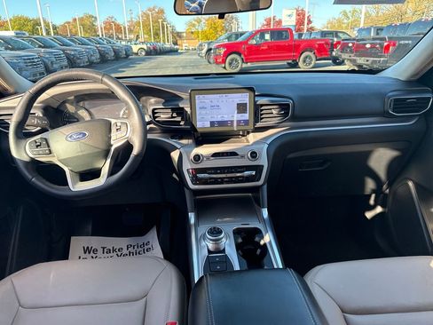 Used 2023 Ford Explorer XLT w/ Equipment Group 202A image 24