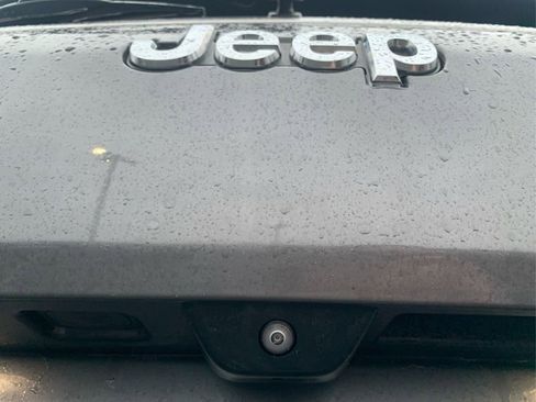 Used 2022 Jeep Grand Cherokee L Limited image 15