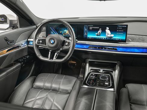 Used 2025 BMW 740i xDrive 740i xDrive image 29