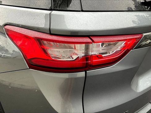 Used 2021 Chevrolet Traverse RS w/ LPO, Floor Liner Package FWD image 24
