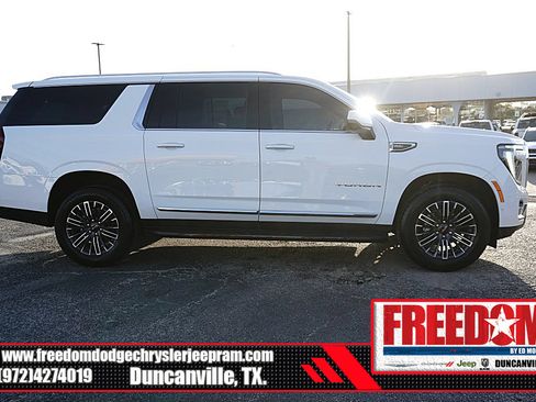 Used 2026 GMC Yukon XL Elevation w/ Elevation Premium Package AWD/4WD image 6