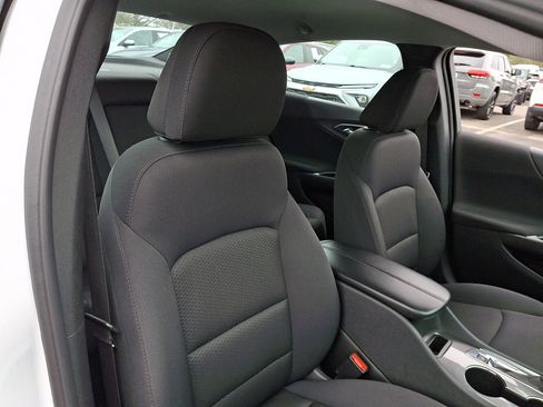 Used 2025 Chevrolet Malibu LT image 13