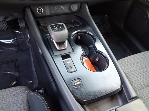 Used 2023 Nissan Rogue SV image 22