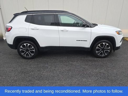 Used 2024 Jeep Compass Limited AWD/4WD image 2