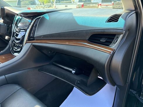 Used 2016 Cadillac Escalade ESV Premium AWD/4WD image 49