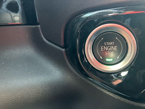 Used 2025 GMC Sierra 1500 SLE AWD/4WD image 29
