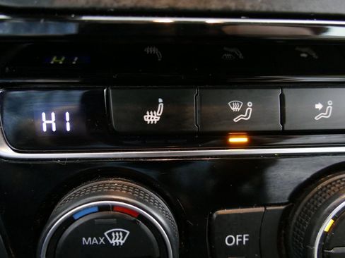 Used 2017 Volkswagen Jetta GLI image 18