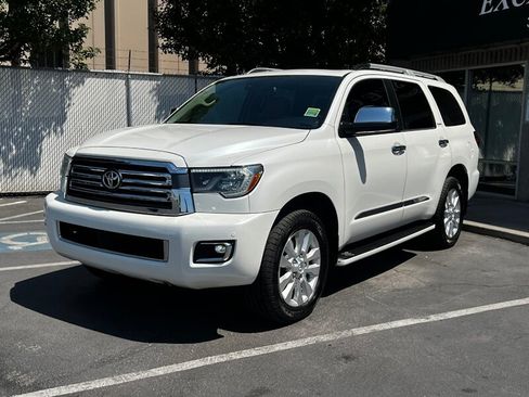 Used 2019 Toyota Sequoia Platinum w/ Carpet Mat Package (TMS) AWD/4WD image 3