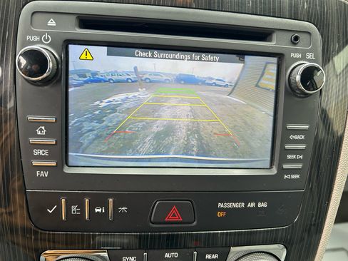 Used 2015 Chevrolet Traverse LT image 24