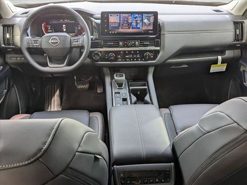 New 2026 Nissan Pathfinder Platinum FWD image 14