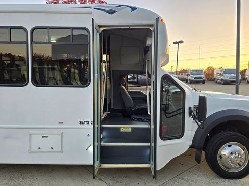 Used 2019 Ford F550 2WD Regular Cab Super Duty image 20