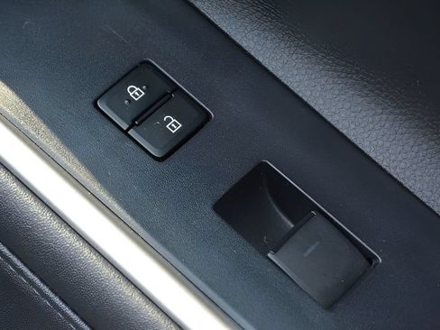Certified 2024 Toyota Highlander XLE AWD/4WD image 25