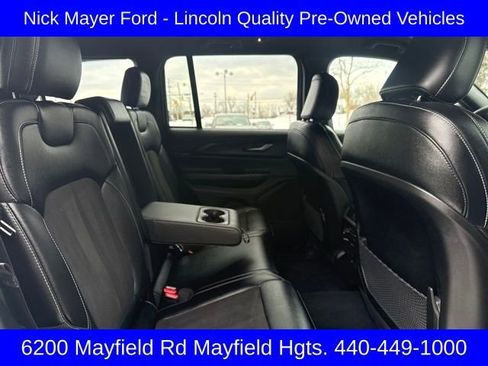 Used 2023 Jeep Grand Cherokee Altitude image 11