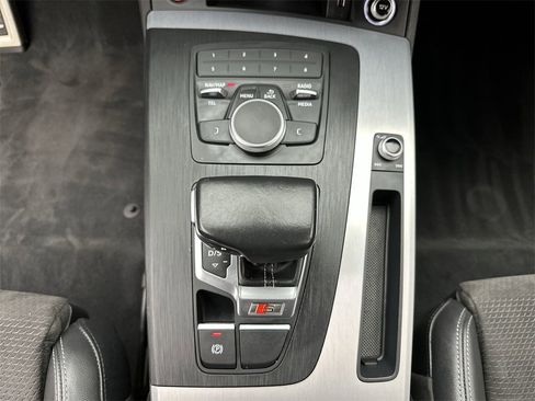 Used 2020 Audi SQ5 Premium w/ Convenience Package image 19